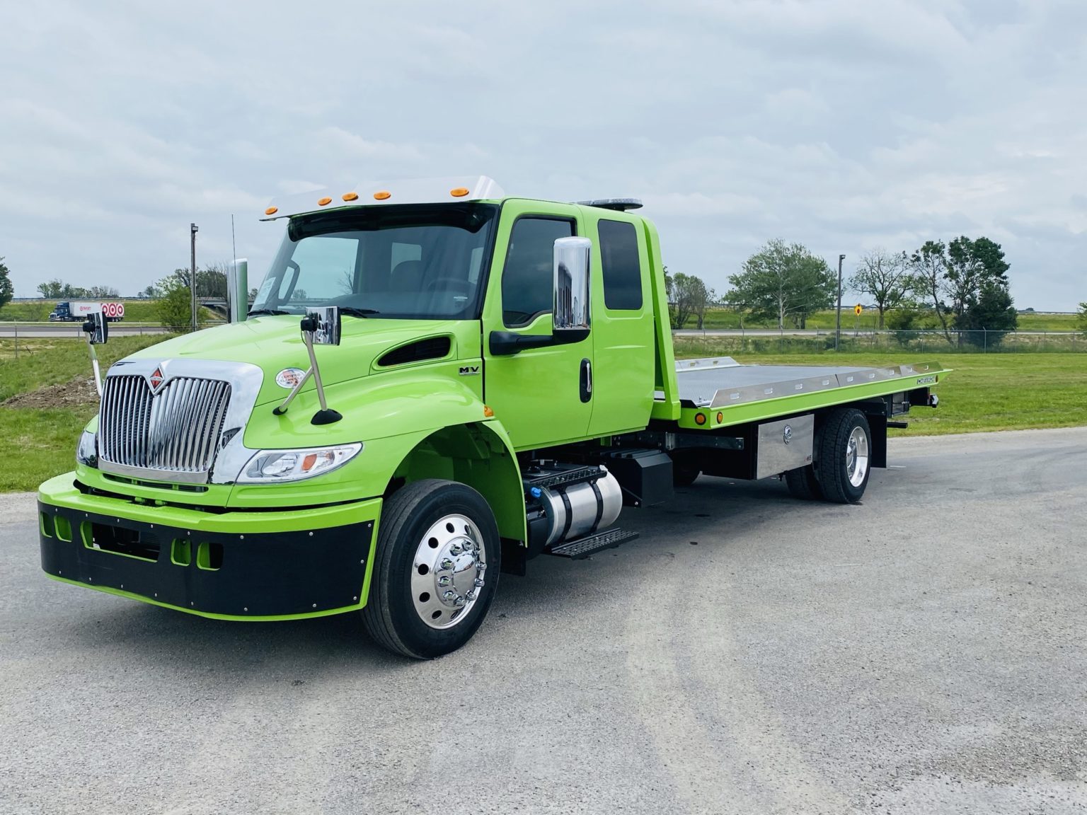 2022 INTERNATIONAL MV607 EXT CABCMNSAUTOGREEN METALLIC W/CHEVRON 21