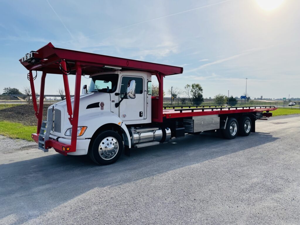 2022 KENWORTH T370 TANDEM PX9-360HP-AUTO-WHITE W/CHEVRON 30′ STL SER 20 ...