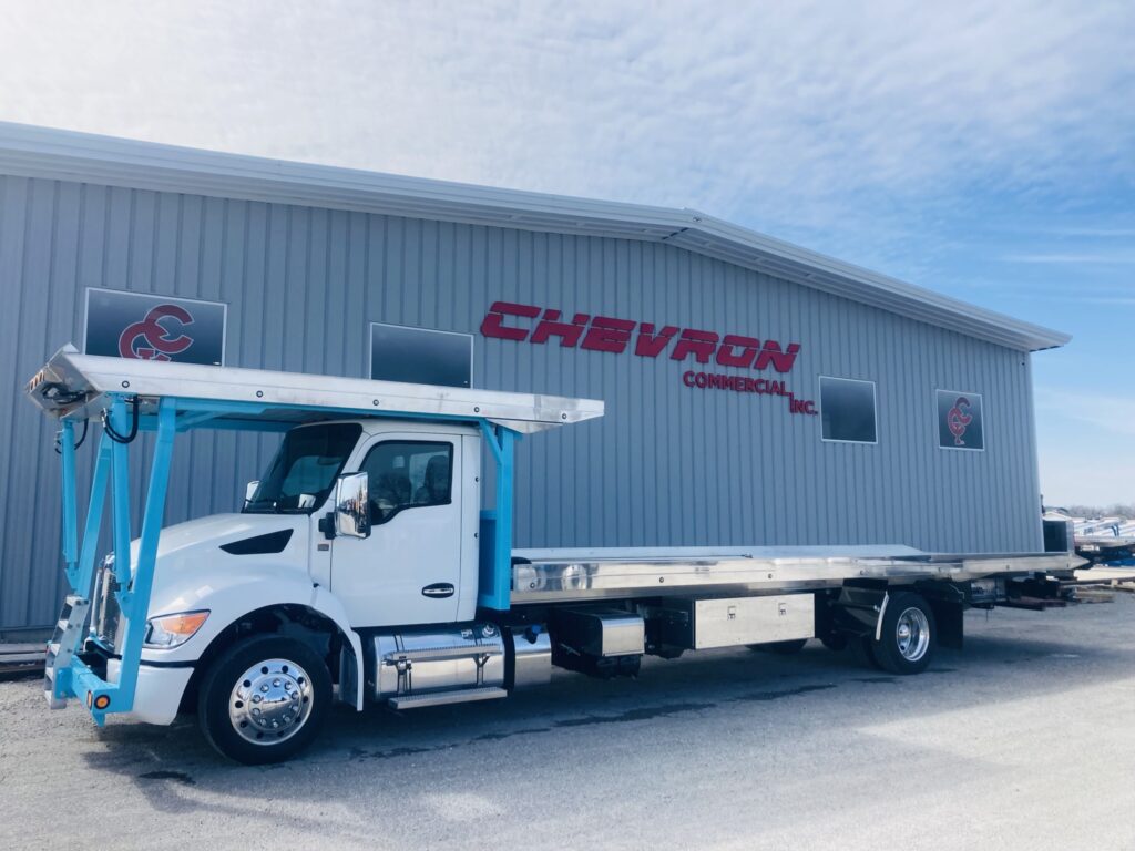 2023 KENWORTH T380 PX9T380360HPAUTOWHITE W/CHEVRON 30′ SE 20 ALM IV